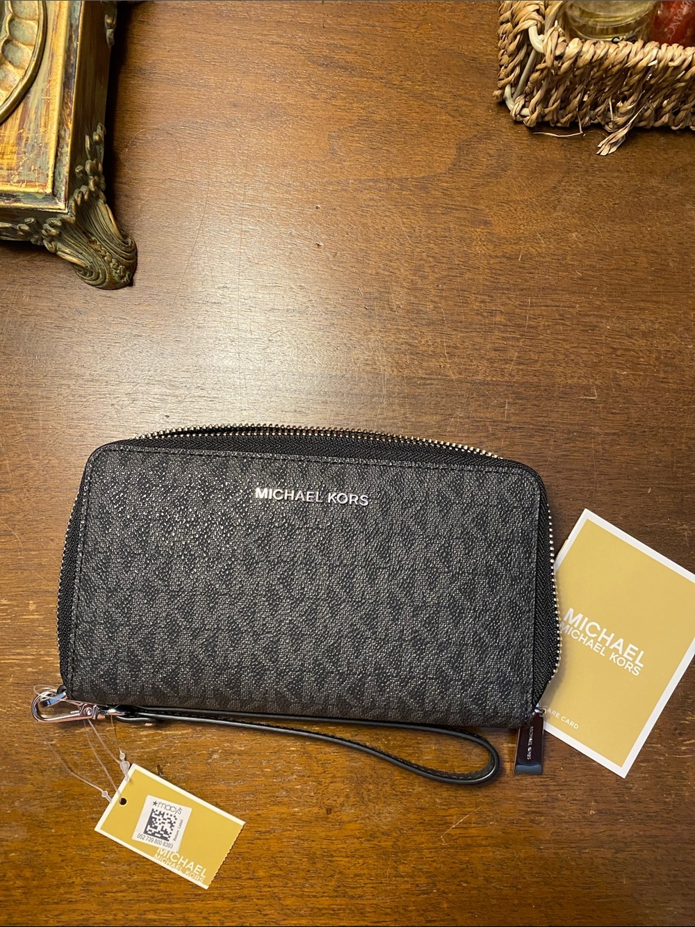 Michael Kors Black Jet Set Zip Wallet with Silver Hardware - Picture 4 of 9